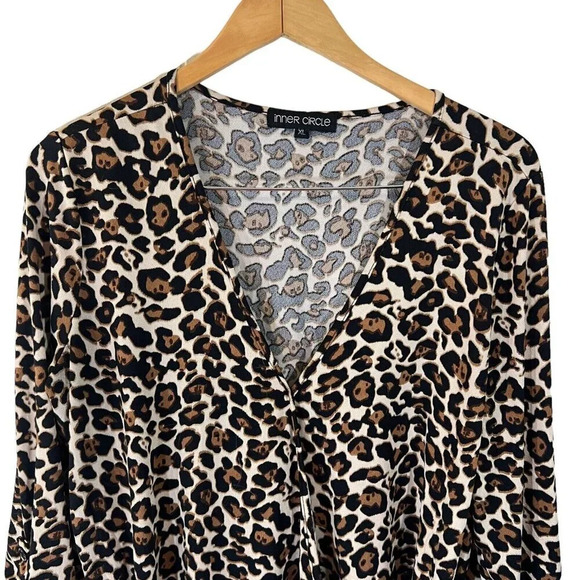 Inner Circle Leopard Print Blouse XL Draped V Neck 3/4 Sleeves Metal Circle - Picture 3 of 6
